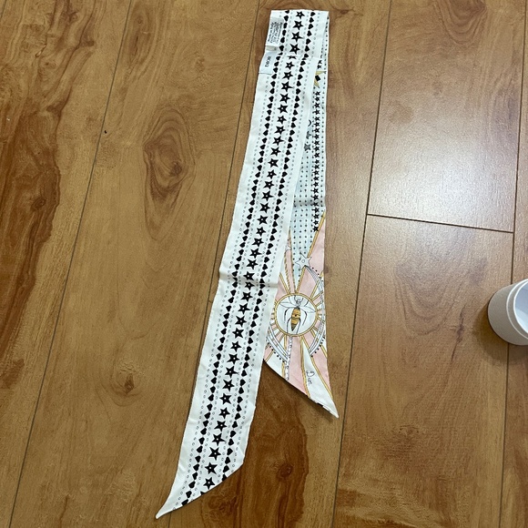 Authentic Christian Dior Silk Mitzah Scarf La Papesse LIKE NEW - Picture 3 of 7